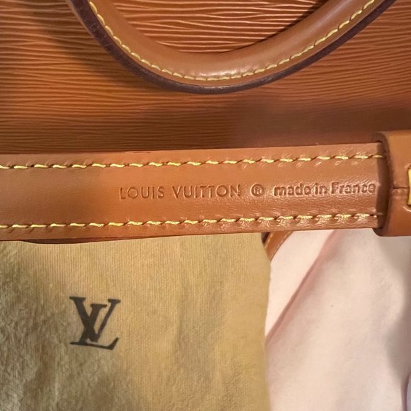 Louis Vuitton Epi Alma PM Cipango with Shoulder Strap and Dust Bag -Pristine - Picture 12 of 14